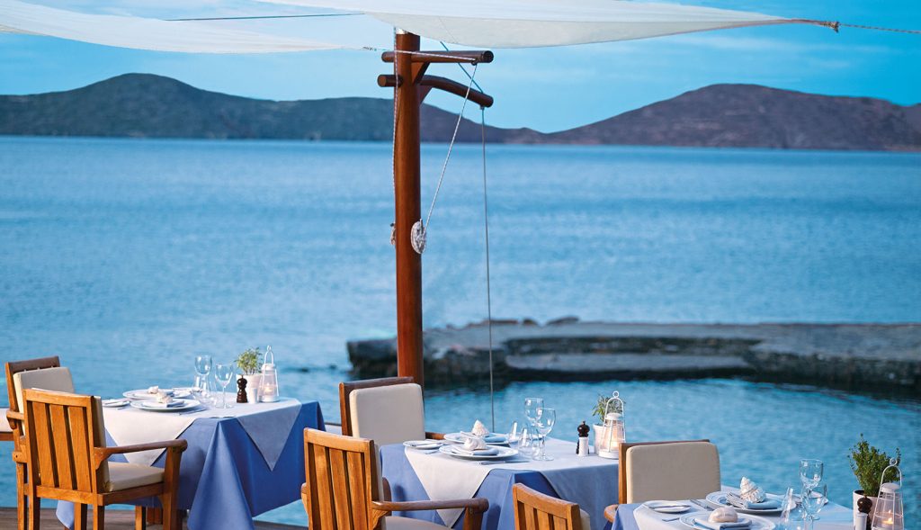 Restaurant, Hotel Relais & Châteaux Elounda Mare. Reportage en Crete. Un voyage en Crète. Plume Voyage Magazine #plume @plumevoyage